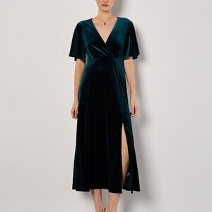 Velvet dress with cap sleeve